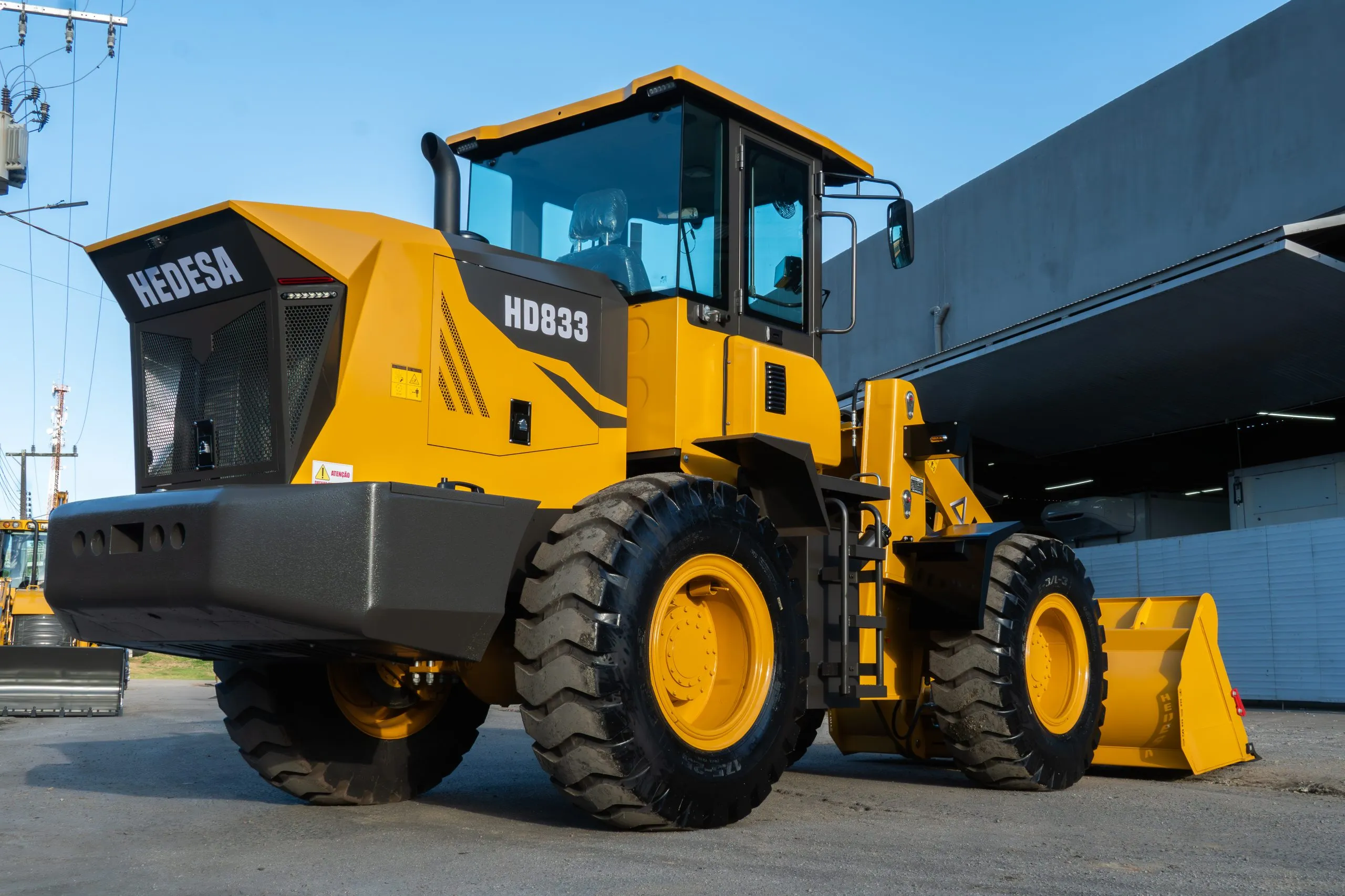 Hedesa - Especializada em movimentação de cargas pesadas, nossa linha de equipamentos oferece o desempenho que você precisa — onde e quando for preciso.